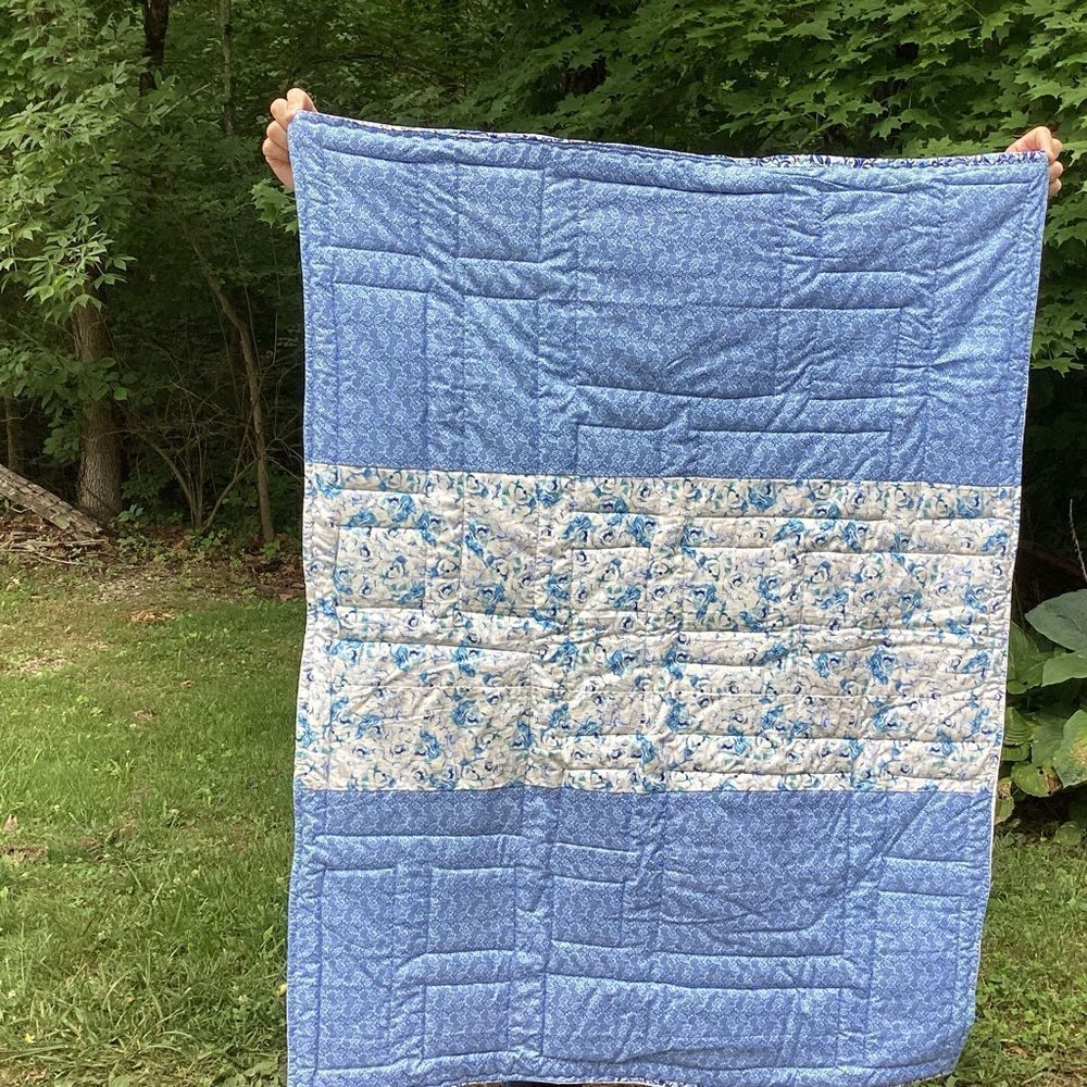 NWT. Hand Crafted Lap Quilt Tana Lawn Fbrics - Picture 14 of 16